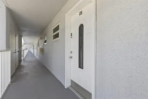 111 Royal Park Drive Oakland Park FL 33309
