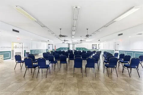 111 Royal Park Drive Oakland Park FL 33309