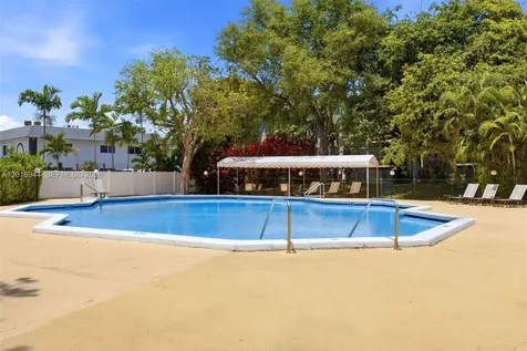 111 Royal Park Drive Oakland Park FL 33309