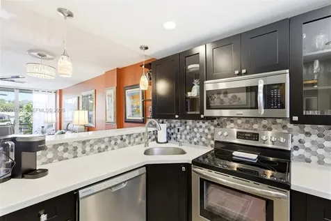 111 Royal Park Drive Oakland Park FL 33309