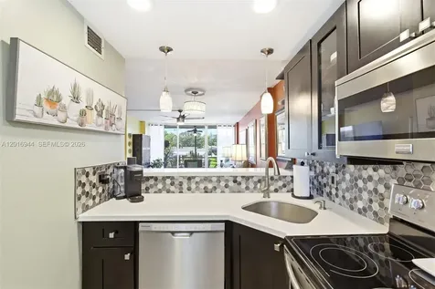 111 Royal Park Drive Oakland Park FL 33309