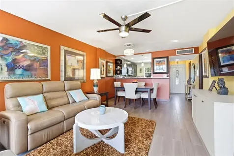 111 Royal Park Drive Oakland Park FL 33309
