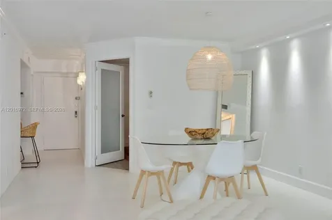 2401 Collins Avenue Miami Beach FL 33140