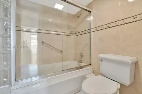2401 Collins Avenue Miami Beach FL 33140