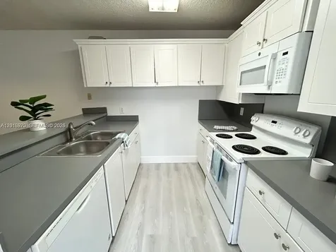 9106 SW 20th Street Davie FL 33324