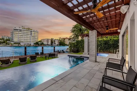 9380 Bay Drive Surfside FL 33154