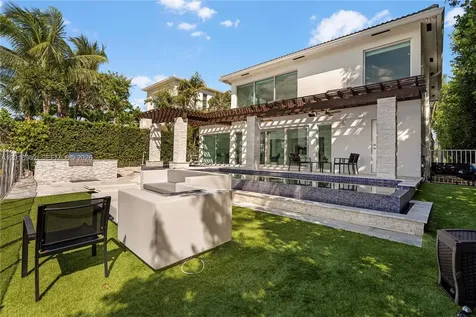 9380 Bay Drive Surfside FL 33154