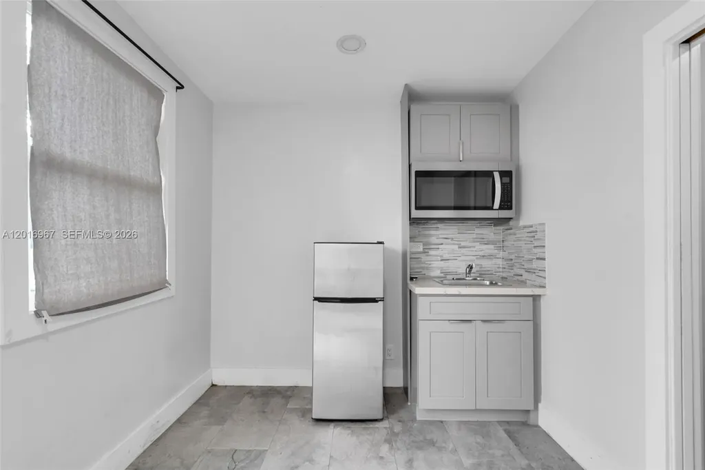 1121 N 71st Avenue Hollywood FL 33024