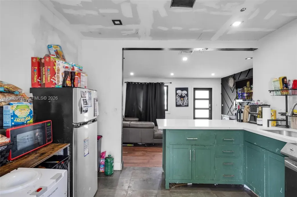 1121 N 71st Avenue Hollywood FL 33024