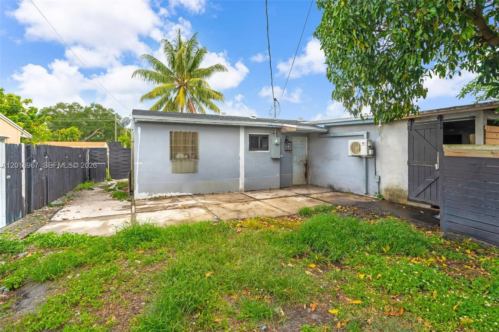 1121 N 71st Avenue Hollywood FL 33024