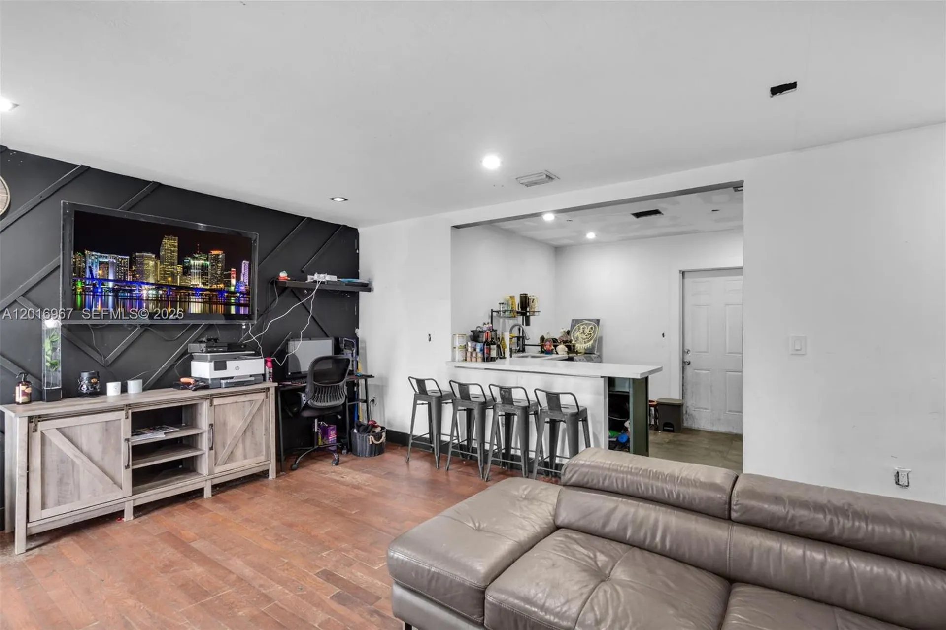 1121 N 71st Avenue Hollywood FL 33024