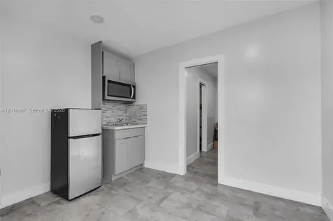 1121 N 71st Avenue Hollywood FL 33024