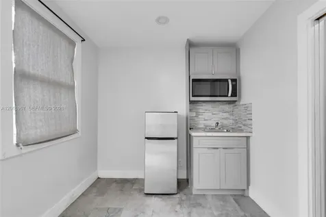 1121 N 71st Avenue Hollywood FL 33024