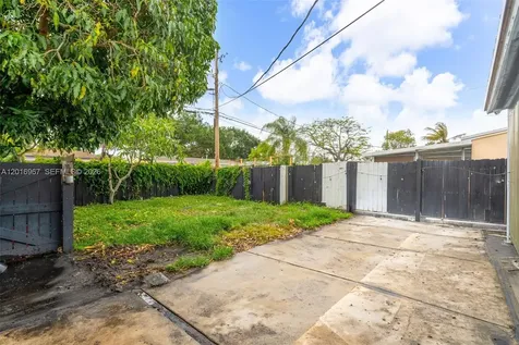 1121 N 71st Avenue Hollywood FL 33024