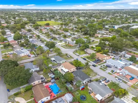 1121 N 71st Avenue Hollywood FL 33024