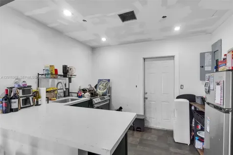 1121 N 71st Avenue Hollywood FL 33024