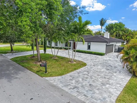 7200 SW 107th Terrace Pinecrest FL 33156