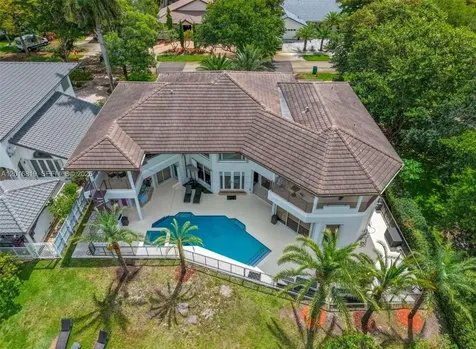 14332 Ardoch Place Miami Lakes FL 33016