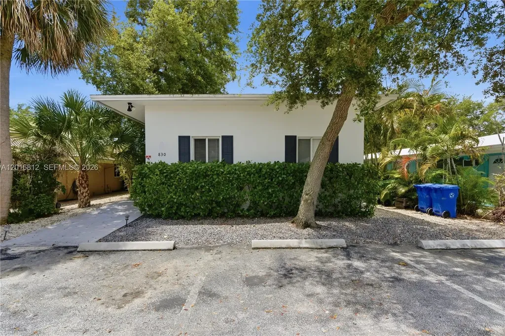 830 SE 14th Street Fort Lauderdale FL 33316