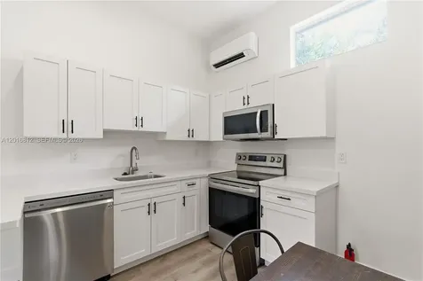 830 SE 14th Street Fort Lauderdale FL 33316