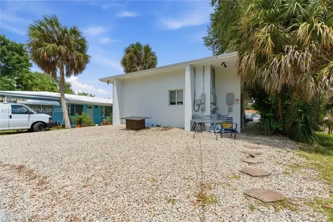 830 SE 14th Street Fort Lauderdale FL 33316