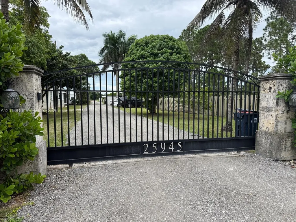25945 SW 197th Avenue Homestead FL 33031