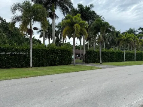 25945 SW 197th Avenue Homestead FL 33031