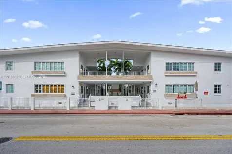 7950 Tatum Waterway Drive Miami Beach FL 33141