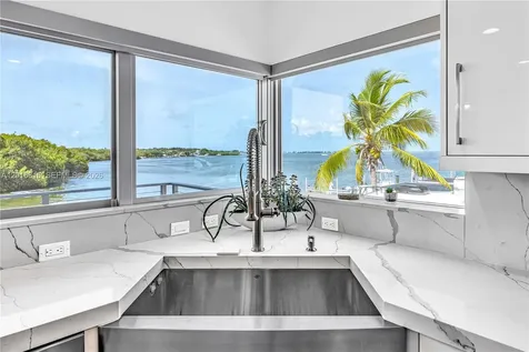 325 Calusa Key Largo FL 33037