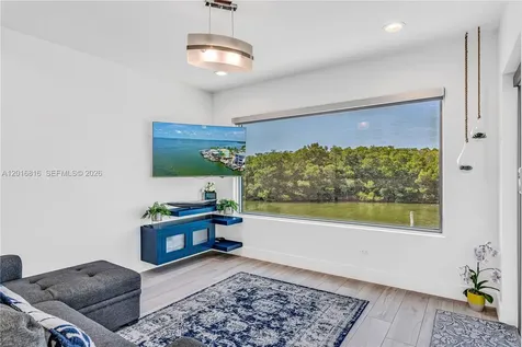 325 Calusa Key Largo FL 33037