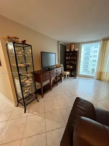 1601 S Ocean Drive Hollywood FL 33019