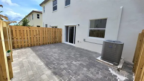 2591 SE 25th Terrace Homestead FL 33035