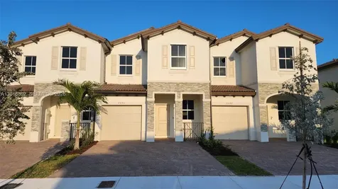 2591 SE 25th Terrace Homestead FL 33035