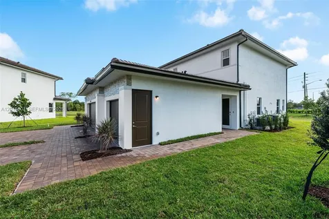 4480 SW 122nd Terrace Davie FL 33330