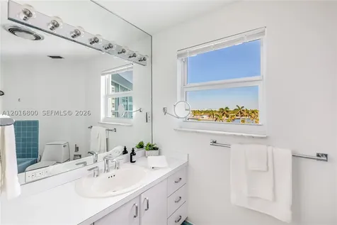 4925 Collins Avenue Miami Beach FL 33140