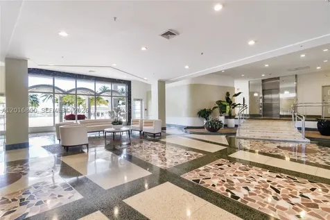 4925 Collins Avenue Miami Beach FL 33140