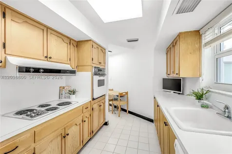 4925 Collins Avenue Miami Beach FL 33140