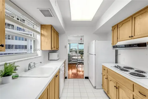 4925 Collins Avenue Miami Beach FL 33140