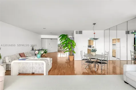 4925 Collins Avenue Miami Beach FL 33140