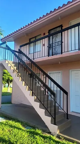 2166 W 60 Street Hialeah FL 33016
