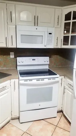 2166 W 60 Street Hialeah FL 33016