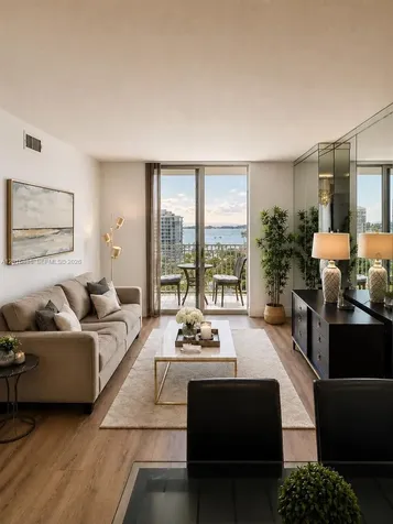 185 SE 14th Terrace Miami FL 33131