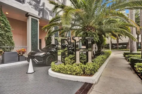 185 SE 14th Terrace Miami FL 33131