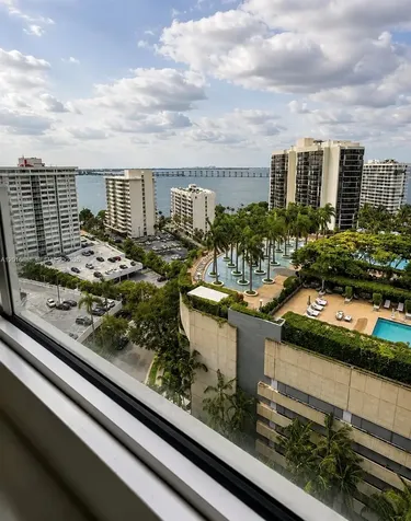 185 SE 14th Terrace Miami FL 33131