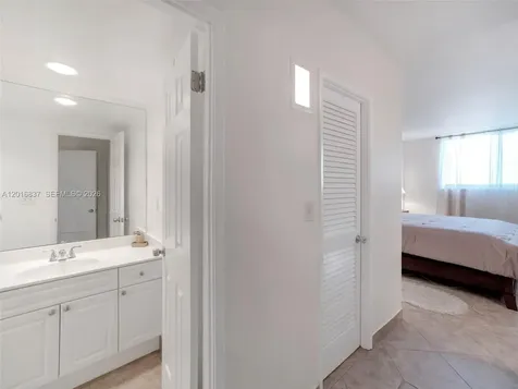 19380 Collins Avenue Sunny Isles Beach FL 33160