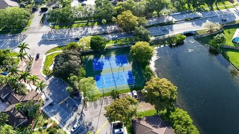 9860 Nob Hill Lane Sunrise FL 33351
