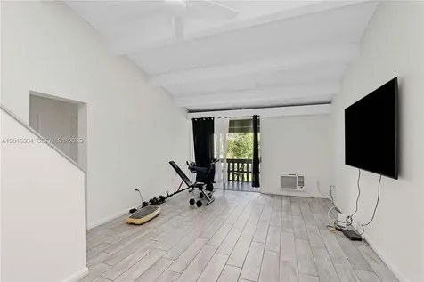 750 NE 195th Street Miami FL 33179