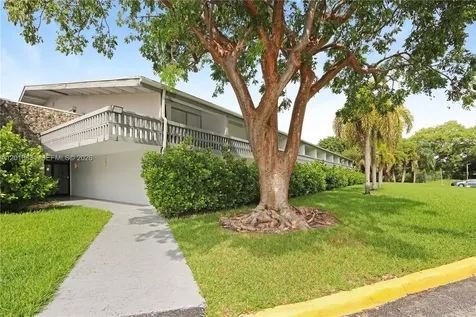 750 NE 195th Street Miami FL 33179