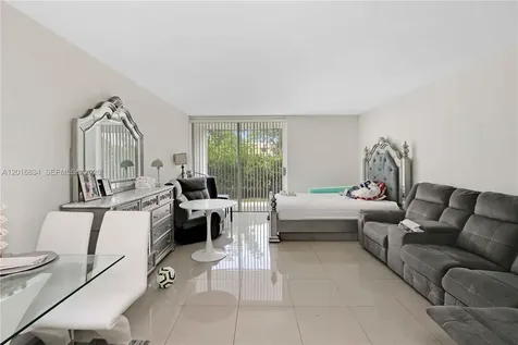 750 NE 195th Street Miami FL 33179