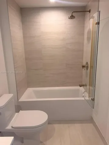 77 SE 5th Street Miami FL 33131
